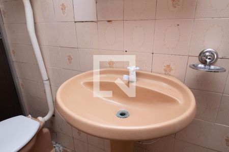 Banheiro  de casa para alugar com 1 quarto, 52m² em Engenho do Porto, Duque de Caxias