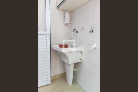 Casa à venda com 52m², 2 quartos e 1 vagaÁrea de serviço