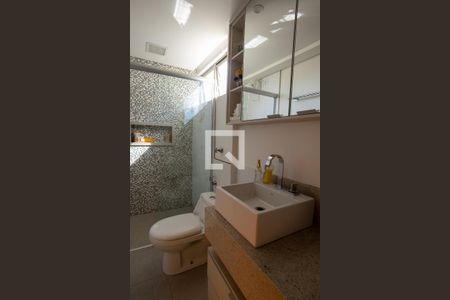 Apartamento para alugar com 67m², 2 quartos e 1 vaga Apartamento para alugar com 67m², 2 quartos e 1 vagaBanheiro da Suíte