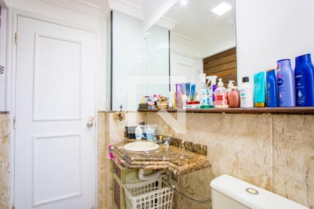 Apartamento à venda com 136m², 4 quartos e 3 vagasBanheiro social