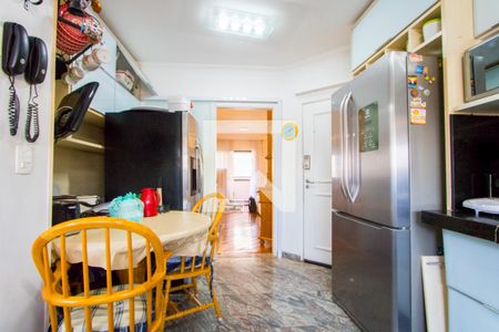 Apartamento à venda com 136m², 4 quartos e 3 vagasCozinha