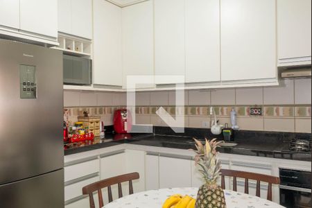 Casa à venda com 1300m², 4 quartos e 8 vagas Casa à venda com 1300m², 4 quartos e 8 vagasCozinha