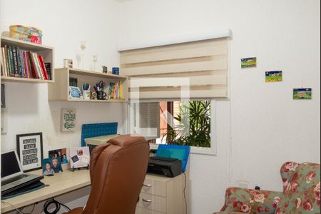 Casa à venda com 1300m², 4 quartos e 8 vagas Casa à venda com 1300m², 4 quartos e 8 vagasEscritório