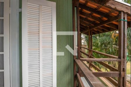 Casa à venda com 1300m², 4 quartos e 8 vagas Casa à venda com 1300m², 4 quartos e 8 vagasSacada do Quarto 1