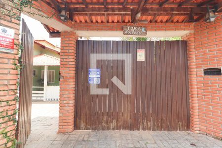 Casa à venda com 1300m², 4 quartos e 8 vagas Casa à venda com 1300m², 4 quartos e 8 vagasFachada