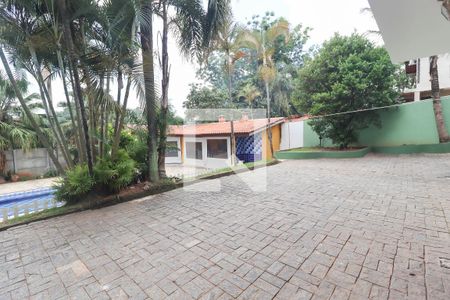 Casa à venda com 1300m², 4 quartos e 8 vagas Casa à venda com 1300m², 4 quartos e 8 vagasÁrea comum