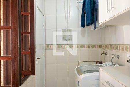 Casa à venda com 1300m², 4 quartos e 8 vagas Casa à venda com 1300m², 4 quartos e 8 vagasÁrea de Serviço