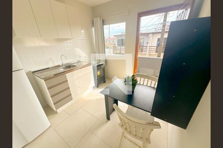 Sala/Cozinha de apartamento para alugar com 1 quarto, 25m² em Ingleses do Rio Vermelho, Florianópolis