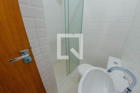Banheiro de apartamento para alugar com 1 quarto, 25m² em Ingleses do Rio Vermelho, Florianópolis