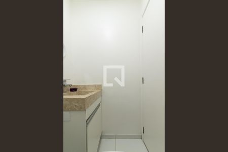 Banheiro Social de casa à venda com 3 quartos, 120m² em Vila Brasilio Machado, São Paulo