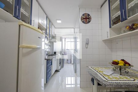 Apartamento à venda com 64m², 2 quartos e 1 vagaCozinha