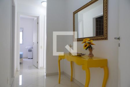 Corredor de apartamento para alugar com 3 quartos, 132m² em Itararé, Santos
