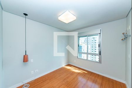 Suíte 1 de apartamento para alugar com 2 quartos, 65m² em Belvedere, Belo Horizonte