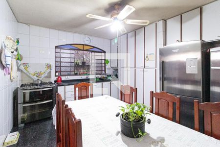 Casa à venda com 148m², 4 quartos e 2 vagas Casa à venda com 148m², 4 quartos e 2 vagasCozinha