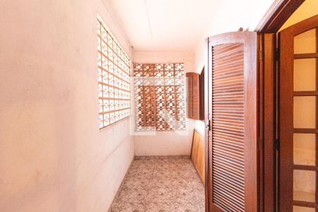 Casa à venda com 148m², 4 quartos e 2 vagas Casa à venda com 148m², 4 quartos e 2 vagasVaranda