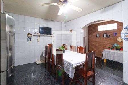Casa à venda com 148m², 4 quartos e 2 vagas Casa à venda com 148m², 4 quartos e 2 vagasCozinha