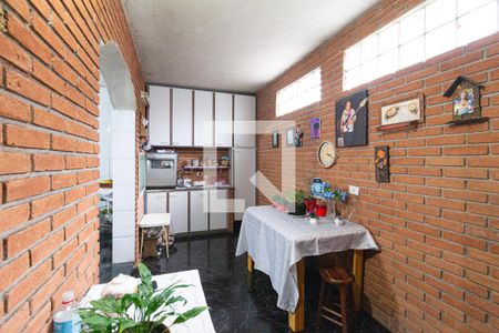 Casa à venda com 148m², 4 quartos e 2 vagas Casa à venda com 148m², 4 quartos e 2 vagasChurrasqueira