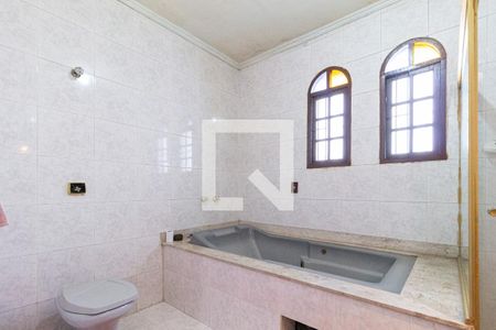 Casa à venda com 148m², 4 quartos e 2 vagas Casa à venda com 148m², 4 quartos e 2 vagasBanheiro da suíte