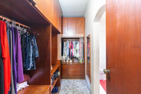 Casa à venda com 148m², 4 quartos e 2 vagas Casa à venda com 148m², 4 quartos e 2 vagasCloset