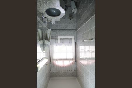 Casa à venda com 304m², 3 quartos e 3 vagasBanheiro Social