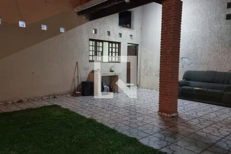 Casa para alugar com 500m², 2 quartos e 4 vagasQuintal