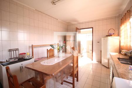 Casa à venda com 210m², 4 quartos e 4 vagasCozinha