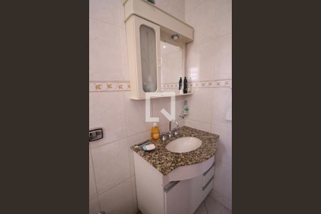 Casa à venda com 210m², 4 quartos e 4 vagasBanheiro 2