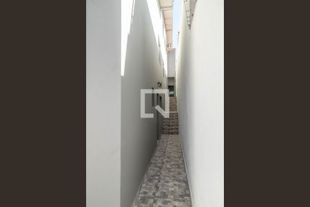 Casa à venda com 300m², 4 quartos e 2 vagasCorredor lateral externo