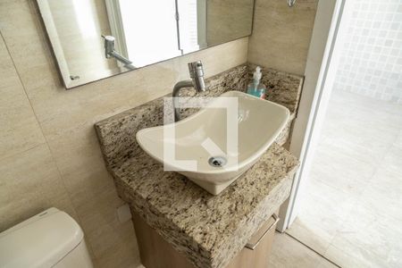 Casa à venda com 300m², 4 quartos e 2 vagasBanheiro de Serviço