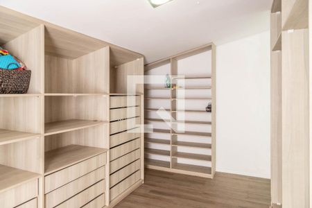 Casa à venda com 300m², 4 quartos e 2 vagasCloset da Suíte 1