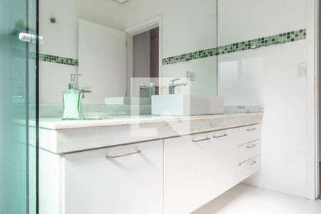 Casa à venda com 300m², 4 quartos e 2 vagasBanheiro da Suíte 1