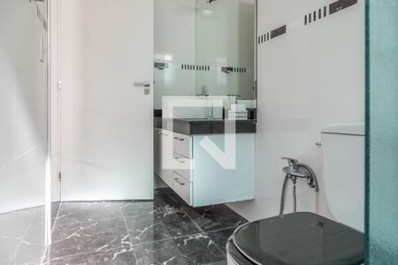 Casa à venda com 300m², 4 quartos e 2 vagasBanheiro da Suíte 2