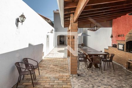 Casa à venda com 300m², 4 quartos e 2 vagasChurrasqueira