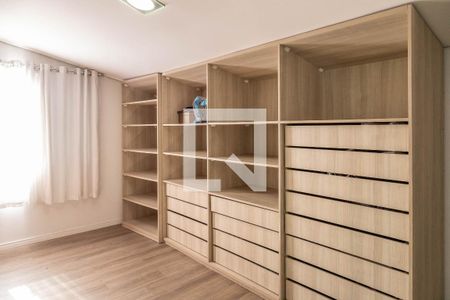 Casa à venda com 300m², 4 quartos e 2 vagasCloset da Suíte 1
