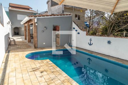 Casa à venda com 300m², 4 quartos e 2 vagasPiscina