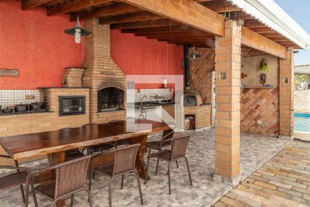 Casa à venda com 300m², 4 quartos e 2 vagasChurrasqueira