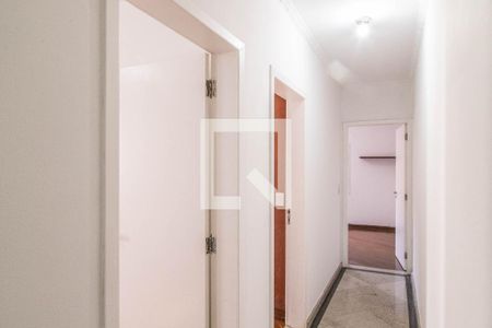Casa à venda com 300m², 4 quartos e 2 vagasCorredor