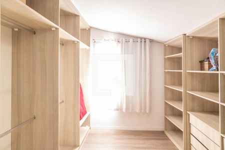 Casa à venda com 300m², 4 quartos e 2 vagasCloset da Suíte 1