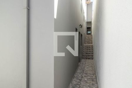 Casa à venda com 300m², 4 quartos e 2 vagasCorredor lateral externo