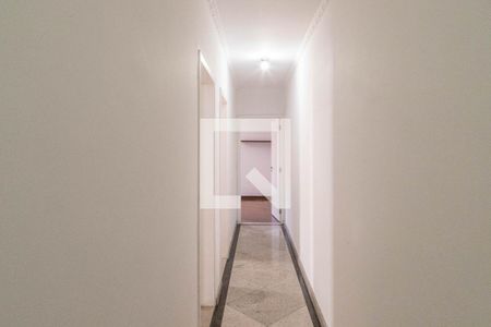 Casa à venda com 300m², 4 quartos e 2 vagasCorredor