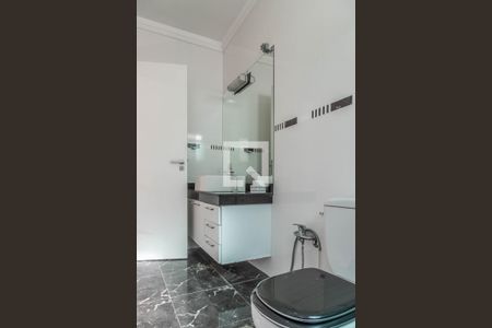 Casa à venda com 300m², 4 quartos e 2 vagasBanheiro da Suíte 2