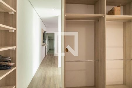 Casa à venda com 300m², 4 quartos e 2 vagasCloset da Suíte 1