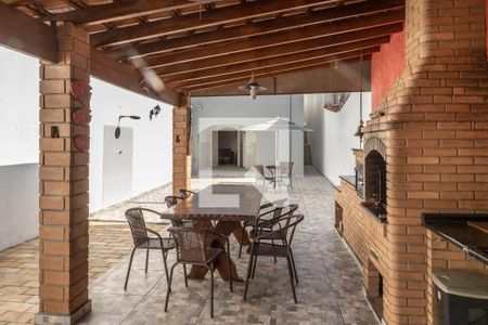 Casa à venda com 300m², 4 quartos e 2 vagasChurrasqueira