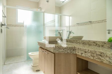 Casa à venda com 300m², 4 quartos e 2 vagasBanheiro