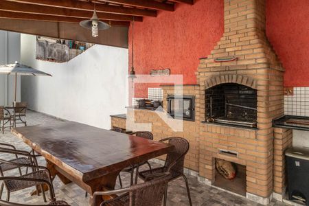 Casa à venda com 300m², 4 quartos e 2 vagasChurrasqueira