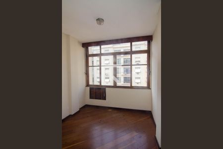 Apartamento à venda com 105m², 2 quartos e 1 vagaSala