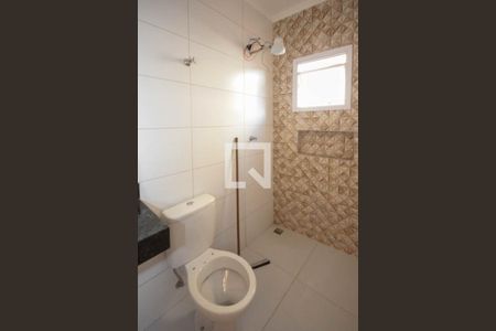 Casa à venda com 90m², 2 quartos e 2 vagasBanheiro da Suite