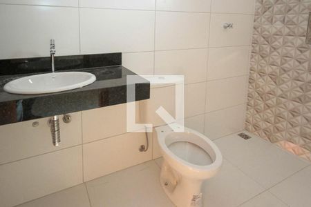 Casa à venda com 90m², 2 quartos e 2 vagas Casa à venda com 90m², 2 quartos e 2 vagasBanheiro da suite