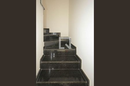 Escada de casa à venda com 2 quartos, 90m² em Vila Nova, São Paulo