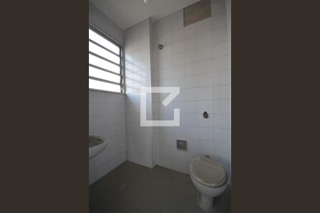 Casa à venda com 650m², 6 quartos e 8 vagasBanheiro de Serviço